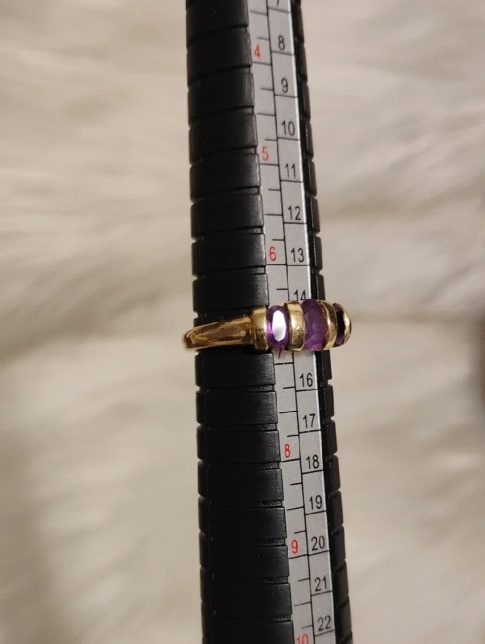 10k Solid Gold Band Ring W Purple Amethyst Trio Sz.6.75